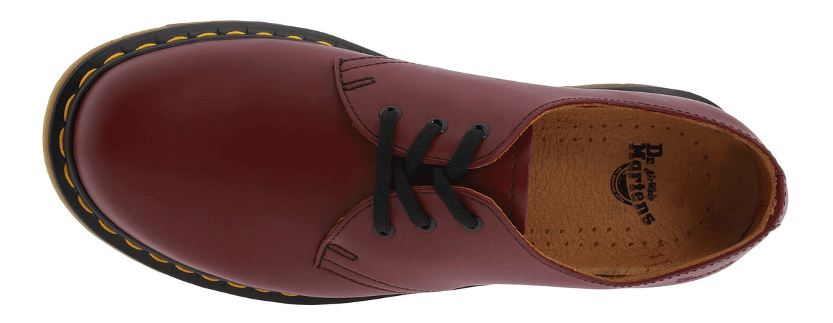 Dr martens 146 hot sale smooth cherry red