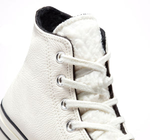 
            
                Load image into Gallery viewer, Converse Chuck Taylor All Star 1970s Hi Top Leather Egret/ Sherpa lined
            
        